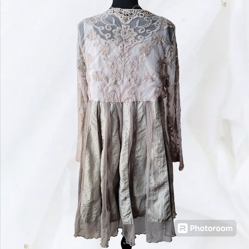 Gray Lace Empire Waist Dress - Picture 5 of 16